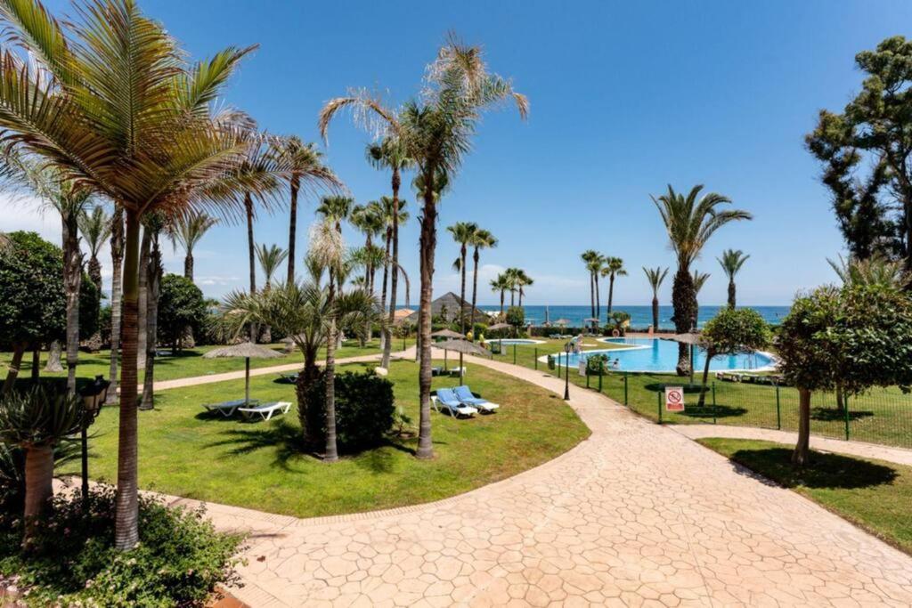 Ct 240 - Beachfront Apartment -Don Juan Manilva Exterior photo
